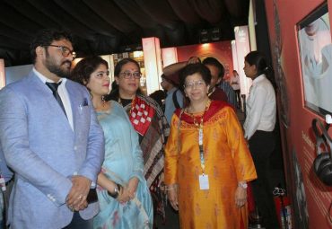 Union Minister of State for Environment, Forest and Climate change Shri Babul Supriyo visits IFFI@50 exhibition Union Minister of State for Environment, Forest and Climate change Shri Babul Supriyo visits IFFI@50 exhibition