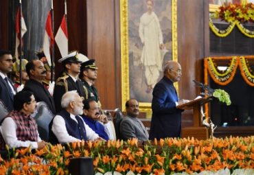 राष्‍ट्रपति ने भारत के संविधान को अपनाने की 70वीं वर्षगांठ पर आयोजित स्मरणोत्सव में शिरकत की