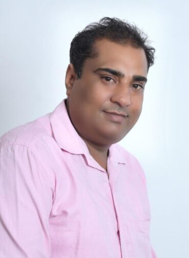 पक्ष और विपक्ष के स्याह और सफेद में अकसर जनता हो जाती गुम…!!  जबां जबां पे शोर था कि रात खत्म हो गई, यहां सहर की आस में हयात खत्म हो गई!