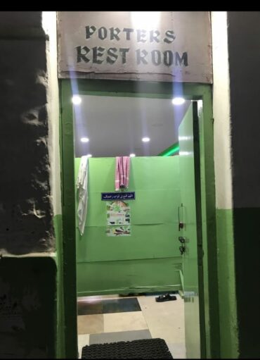 Railway Porters rest room at KSR Bengaluru Railway converted into Masjid Prayer hall Pro-Hindu organisation stage protest