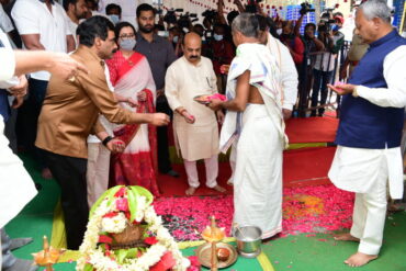 CM lays foundation stone for film star Ambarish’s Memorial