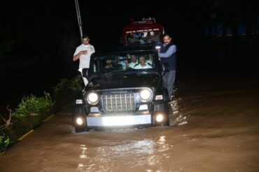 rs-300-cr-released-to-bengaluru-to-deal-with-current-rain-and-infra-damages,CM Inspects Rain affected areas,City Night rounds –
