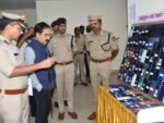 West Division Police arrested 105 Mobile Lifters, recovered 928 stolen mobile phones worth Rs.86 Lakhs