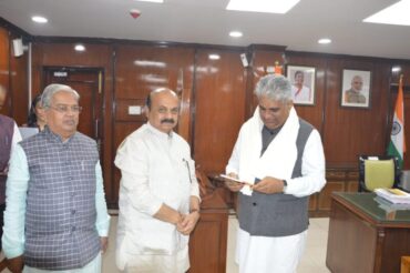 CM meets Union Forest Minister: Appeals him to declare the surrounding areas of Wild Bear sanctuary as ecologically sensitive area CM meets Union Forest Minister: Appeals him to declare the surrounding areas of Wild Bear sanctuary as ecologically sensitive area