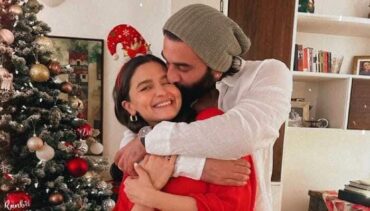 Alia Bhatt blushes as Ranbir Kapoor kisses her in new pic, actress shares glimpse of their Christmas celebration