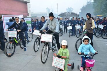 Union Health Minister Dr. Mansukh Mandaviya participates in Cyclathon organised by National Board of Examination in Medical Sciences (NBEMS)