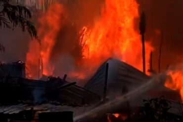 Over 100 shops gutted in devastating fire at West Bengal, Salt Lake