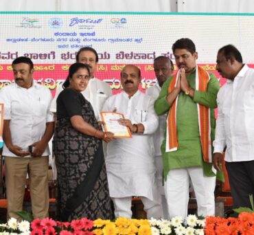 CM distributes title deeds to poor,Realising the dreams of farmers is the government’s aim: CM Bommai