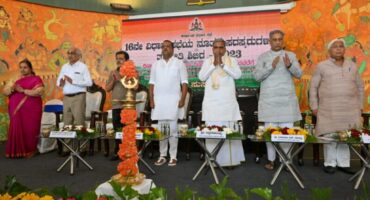 People respect and vote for those who do not abhor sweat-toil culture : Siddaramaiah