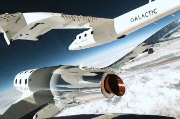 Space Tour: Space travel in a special plane.. The first commercial trip is a success!