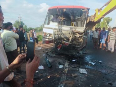 Six killed,10 injured after KSRTC bus collides head-on with Qualis near Kanakapura