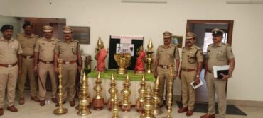 Trio held by Attibele police and recovered 1558 pairs of branded shoes worth Rs.1.10 Crore