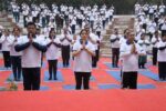 Surya Namaskar Demonstration attracts the presence of hundreds of Yoga enthusiasts at MDNIY