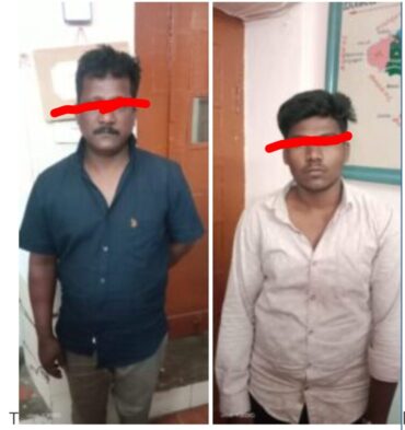 Two chain snatchers arrested by Railway police involved in series of chain snatching from the train Two chain snatchers arrested by Railway police involved in series of chain snatching from the train