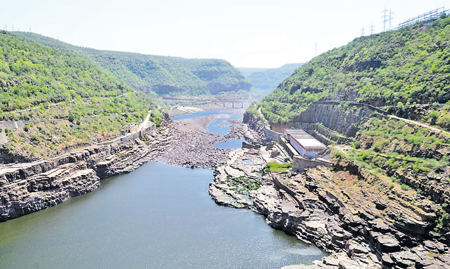 Huge pit formed at Srisailam project (situation before release of water)