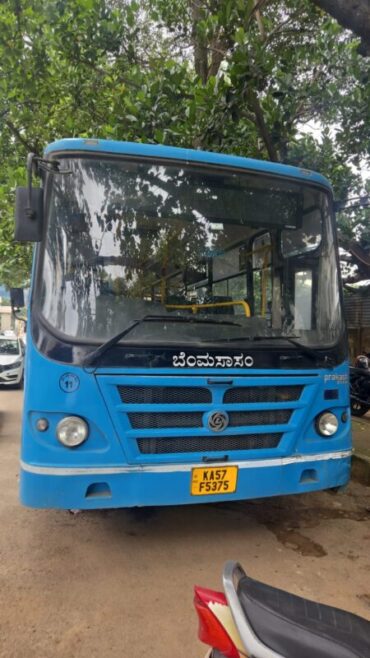 10-year-old girl,was crushed to death after a BMTC bus ran over her near Kogilu Cross,Yelahanka 10-year-old girl,was crushed to death after a BMTC bus ran over her near Kogilu Cross,Yelahanka