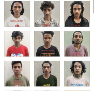 Chaotic Scenes Outside Vidhana Soudha Leaves Bengaluru in panic;Alert beat police break up commotion by group 11 arrested Chaotic Scenes Outside Vidhana Soudha Leaves Bengaluru in panic;Alert beat police break up commotion by group 11 arrested