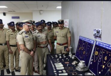 Four Member gang HBT offender arrested by Vidyaranyapura police and recovered stolen property worth Rs.1.03 Crore Four Member gang HBT offender arrested by Vidyaranyapura police and recovered stolen property worth Rs.1.03 Crore