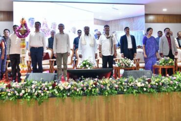 Delay leads to corruption,avoid middlemen: CM Siddaramaiah to officials