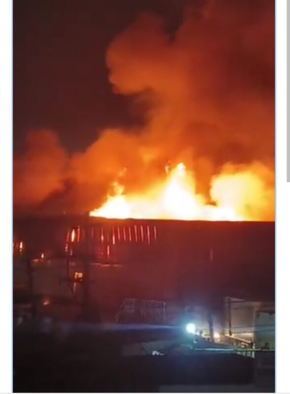 JioMart Wearhouse gutted in fire accident due to suspected short circuit property worth crores damaged in Madanayakanahalli JioMart Wearhouse gutted in fire accident due to suspected short circuit property worth crores damaged in Madanayakanahalli