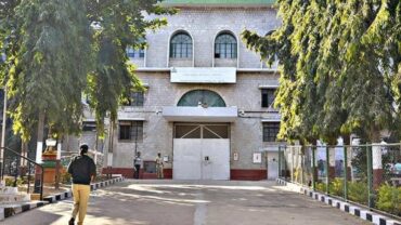Mobile phone use resurfaces in Parappana Agrahara jail; 6 phones and SIMS seized in surprise check