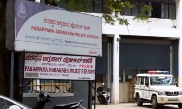 Three unidentified men robbed cab driver at knife point in parapanna Agrahara limits and made away with Rs.2400 Three unidentified men robbed cab driver at knife point in parapanna Agrahara limits and made away with Rs.2400