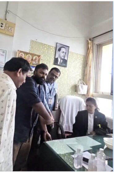 Lokayukta police trapped and arrested public prosecutor for accepting Rs.5000 bribe
