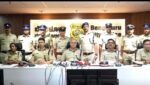 Two Notorious Chain Snatchers arrested by brave cops of Vijayanagar police station in filmy style and recovered stolen gold ornaments worth Rs.23.60 Lakhs Two Notorious Chain Snatchers arrested by brave cops of Vijayanagar police station in filmy style and recovered stolen gold ornaments worth Rs.23.60 Lakhs