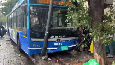 BMTC Electric bus rams auto in KR Circle,kills 60-year-old driver in Bengaluru