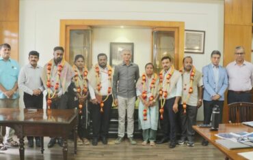 Krishna Byre Gowda Felicitates GBA Officials Assaulted During Shivajinagar Anti-Encroachment Drive