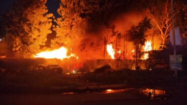 25 Cars Gutted In Massive Garage Fire In Thanisandra,No Casualties