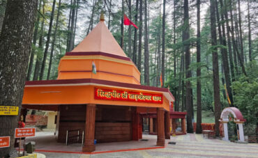 आस्था के केंद्र ताड़केश्वर महादेव को विकास का इंतजार, श्रद्धालु झेल रहे मूलभूत सुविधाओं का अभाव