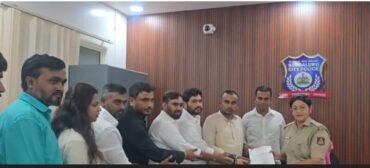 BJP Yuva Morcha seeks action against Sonia Gandhi over alleged disrespect to Vande Mataram