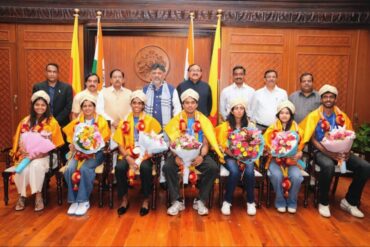 CM D.K.Shivakumar felicitates Karnataka athletes who held national flag high at the Asian Games